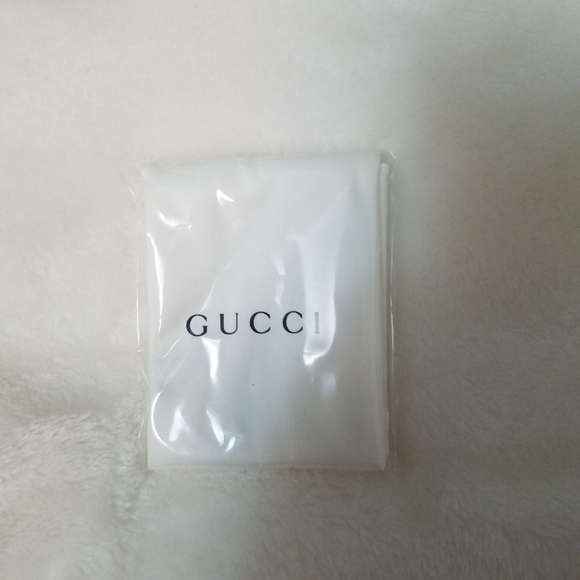 Gucci Red Suede Sunglass and Eyewear Case with Duster, Cloth and Card - Picture 7 of 8